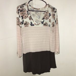 Pattern blocking floral shirt